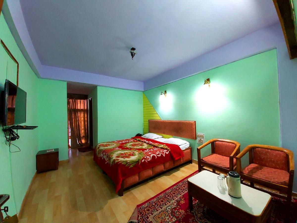 Hotel Radhe Continental Nainital Eksteriør billede