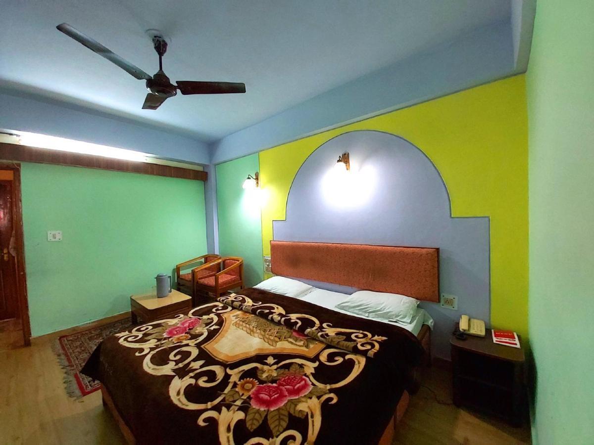 Hotel Radhe Continental Nainital Eksteriør billede