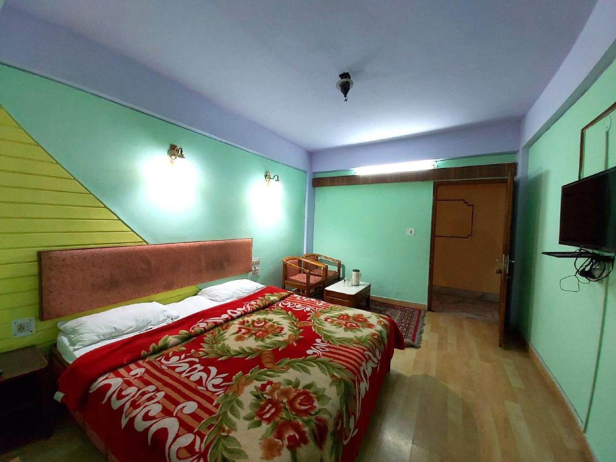 Hotel Radhe Continental Nainital Eksteriør billede