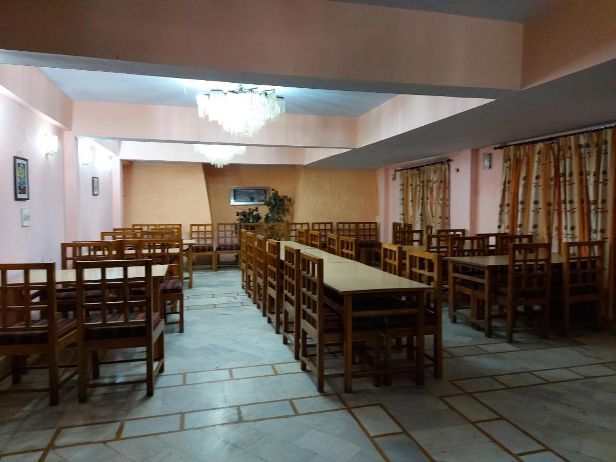 Hotel Radhe Continental Nainital Eksteriør billede